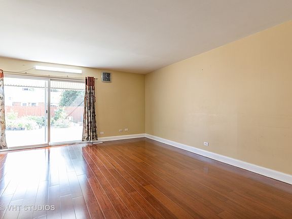 2nd image of 9267 Cedar Ln