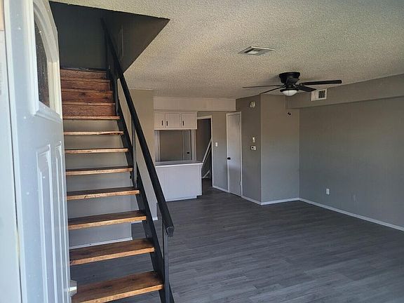 3rd image of 306 Woods Dr