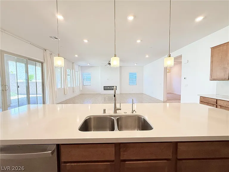313 Agnew St — Photo 8