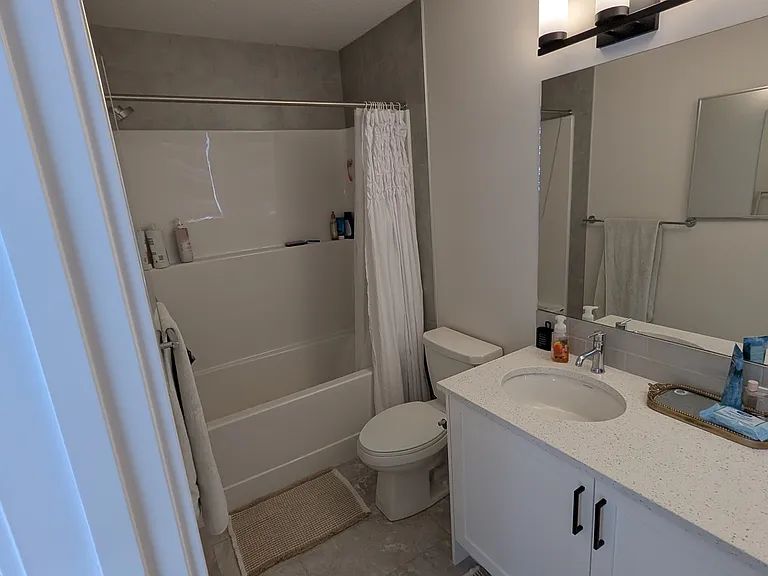 65 Silverton Glen Gate SW #65 — Photo 5