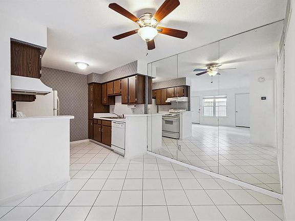 3rd image of 845 Augusta Dr #17