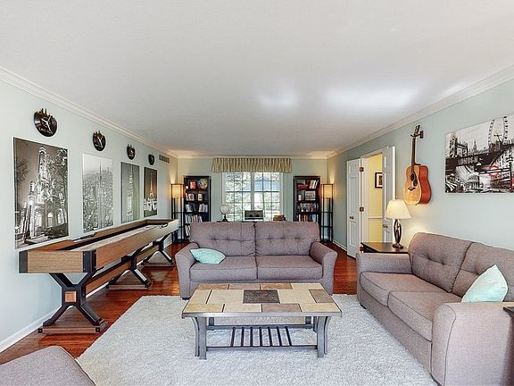 5th image of 7750 Salem Cir