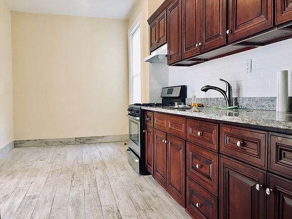 2nd image of 2513 30th Ave APT 3F