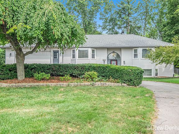 3rd image of 2047 Reinier Ct NE