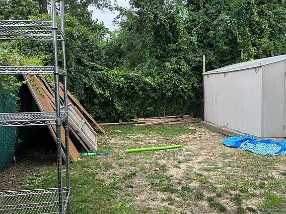 4th image of 3217 Healy Ave #3