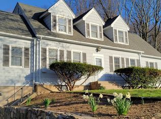 437 Hoyt St #1, Darien, CT 06820