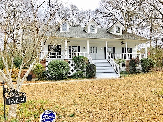 1st image of 1609 E Lakeshore Dr