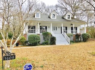 1609 E Lakeshore Dr, Carriere, MS 39426