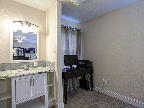 4th image of 115 El Pinto Dr