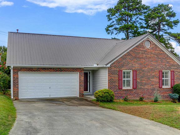 2nd image of 835 Claybrook Ct
