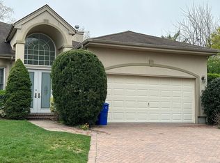 129 Altessa Blvd, Melville, NY 11747