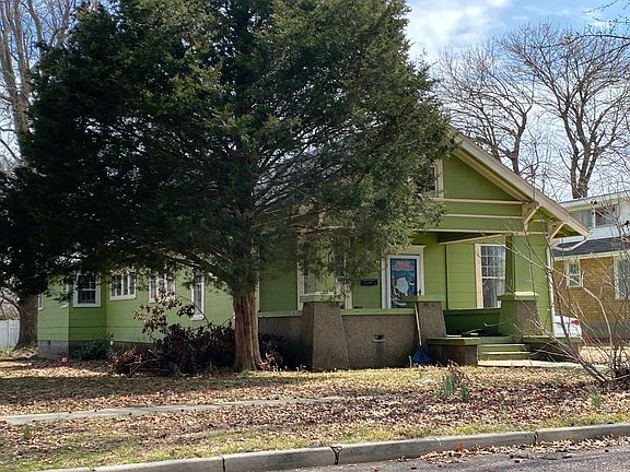 3rd image of 415 Euclid Ave