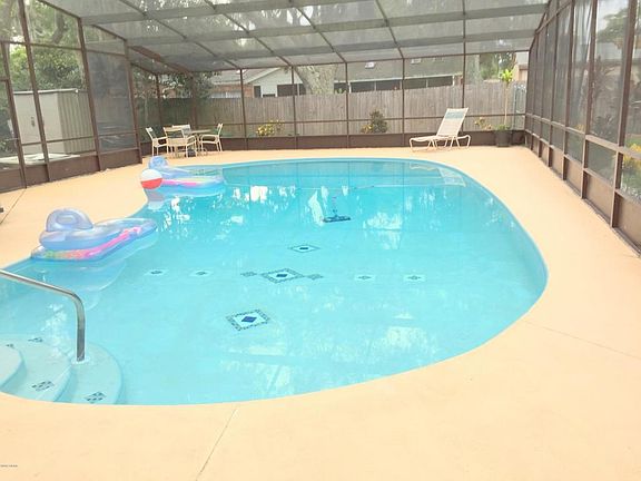 4th image of 13 Bayberry Dr