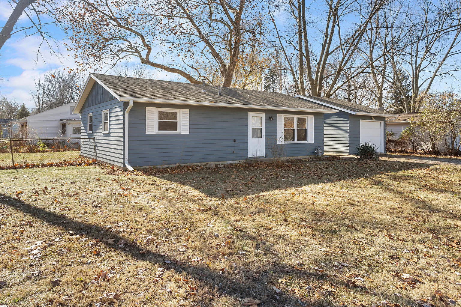 1813 Greendale Dr photo 1