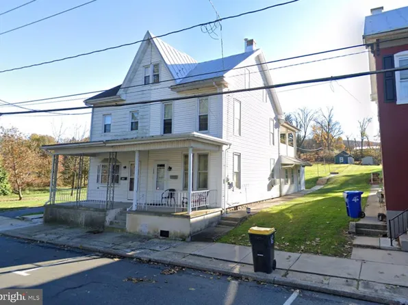 248 E High St, Womelsdorf, PA 19567