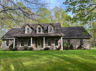 372 Maple Shade Rd, Cranberry, PA 16319