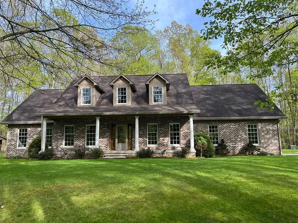 372 Maple Shade Rd, Cranberry, PA 16319