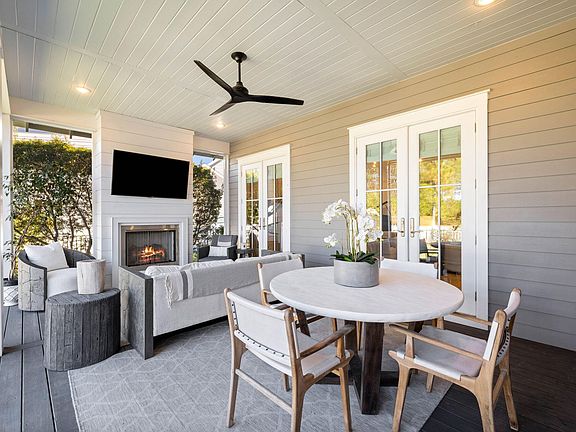 3rd image of 141 Sandchase Cir