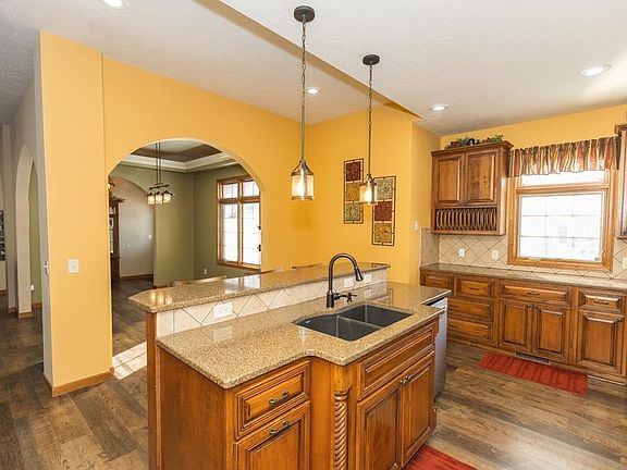 4th image of 1576 Briargate Dr