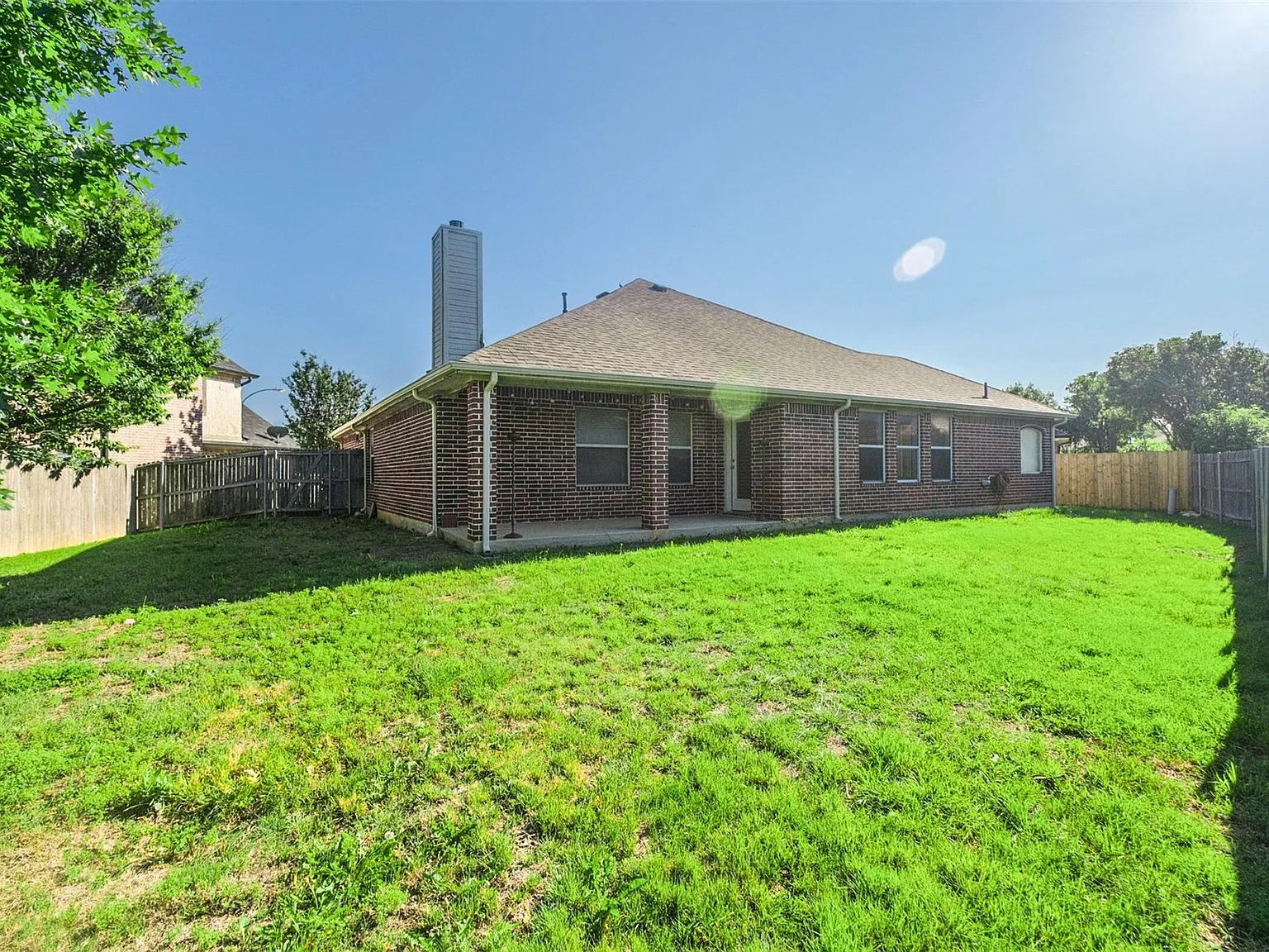 3 bed, 2671 sqft, $2,400 — Photo 3