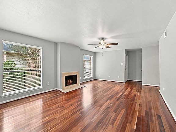 4th image of 1601 S Shepherd Dr APT 218