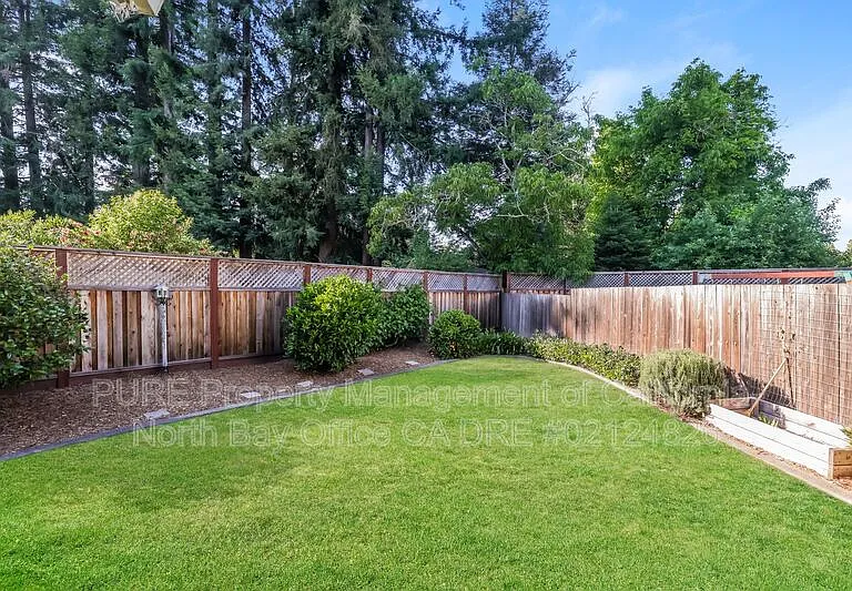 8 Voss Park Cir — Photo 30