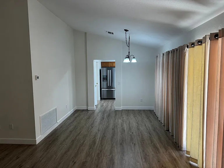 2533 Tumble Brook Dr — Photo 6