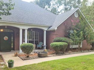 2 Hidden Valley Rd, Texarkana, TX 75501