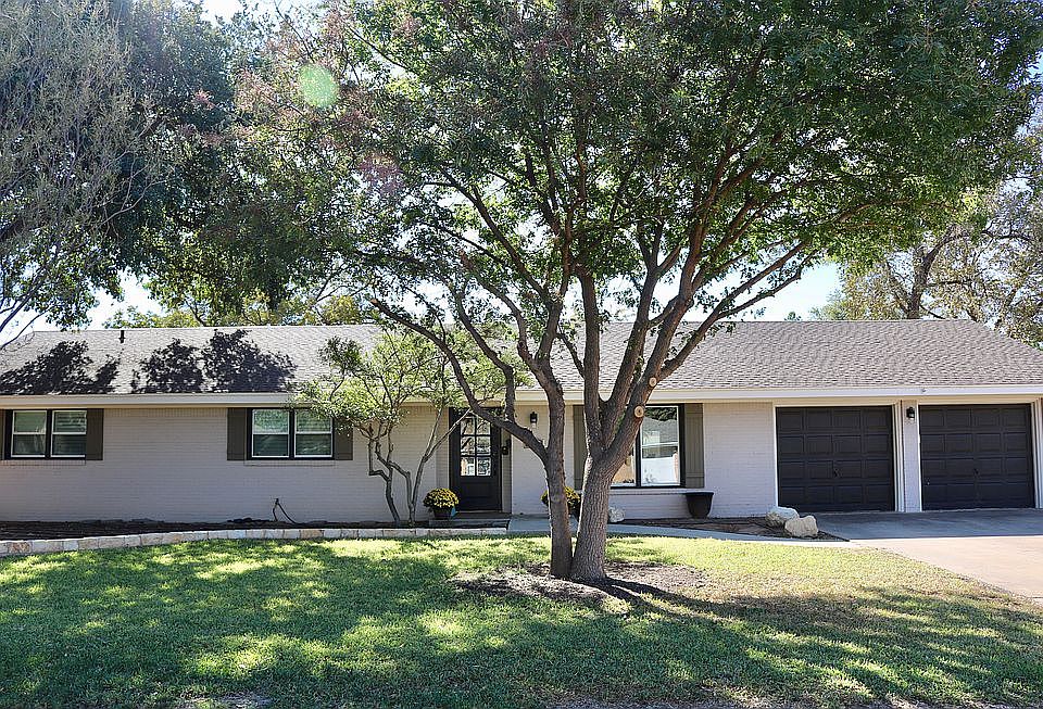 1st image of 1605 W Pecan Ave