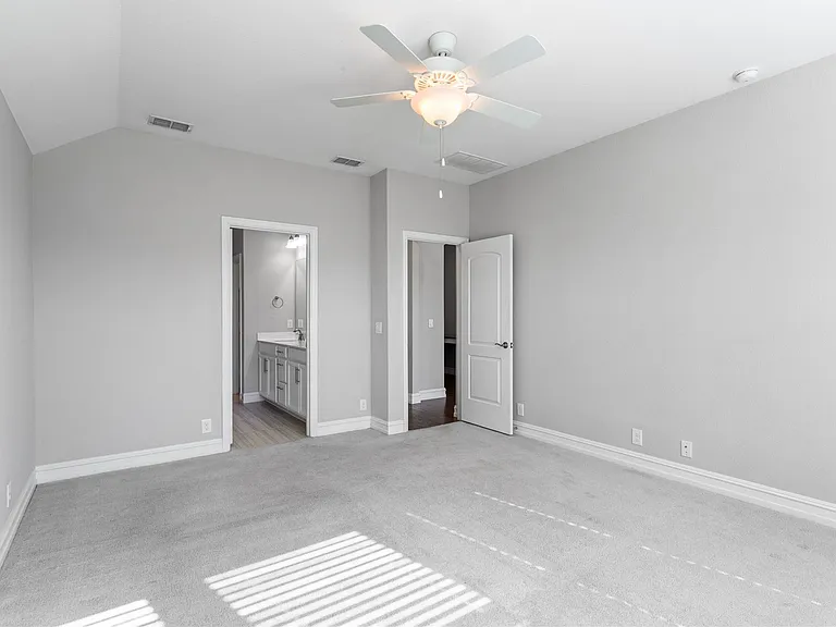 2904 Redbud Ln — Photo 13
