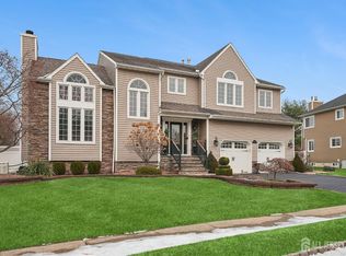 13 Crestmont Dr, Hillsborough, NJ 08844