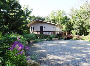 10465 74th St, Oskaloosa, KS 66066
