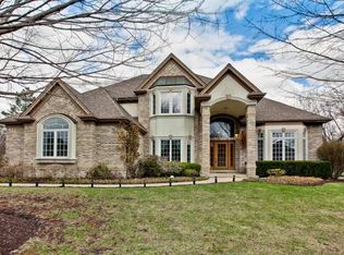 25797 N Arrowhead Dr, Mundelein, IL 60060