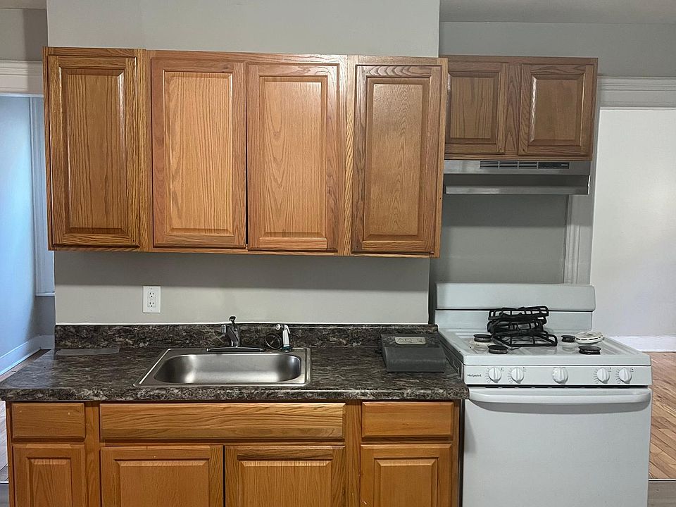 1st image of 227 Davenport Ave #1