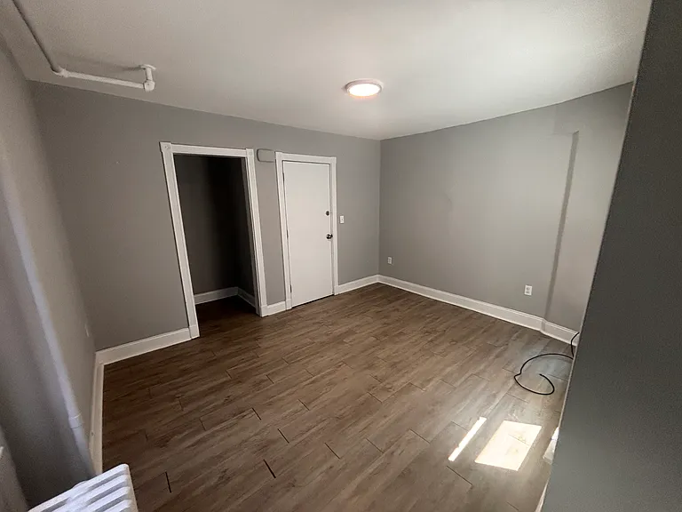 232 Richmond Ave #4 — Photo 3