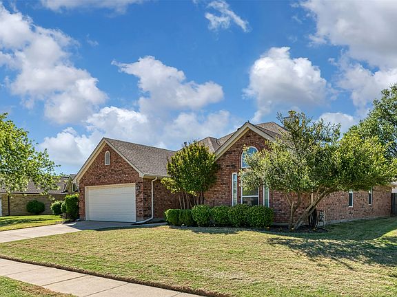 3rd image of 1057 Springwood Dr