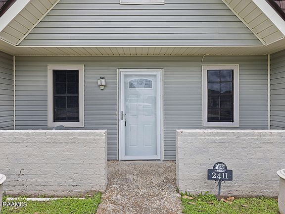 3rd image of 2411 Robley Dr