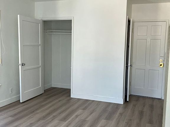 4th image of 236 S Sycamore Ave #25