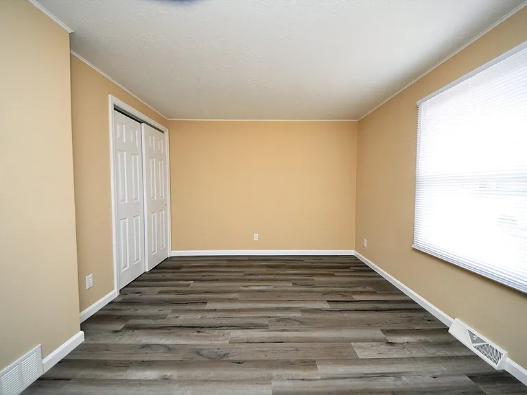 206 S Morgan St — Photo 12