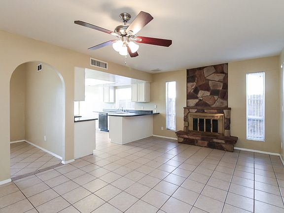 2nd image of 2225 E Pueblo Ave