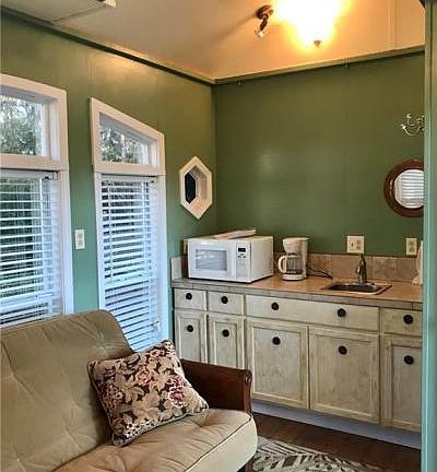 5th image of 28172 Evelyn Dr