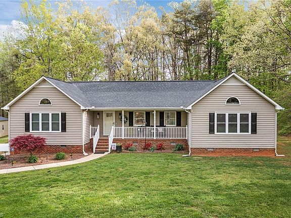2nd image of 841 Boone Rd