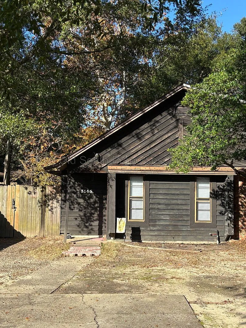 3 bed, 2.0 bath, 1178 sqft, $1,350 — Photo 1