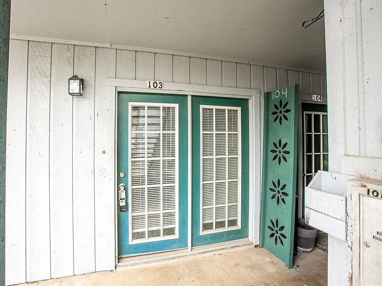 LBJ Apartments — Photo 21
