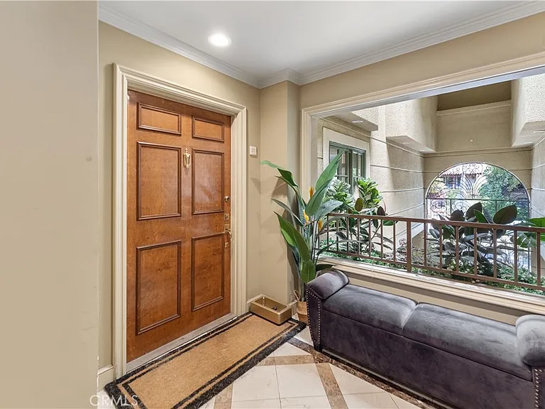 277 S Spalding Dr #201 — Photo 28