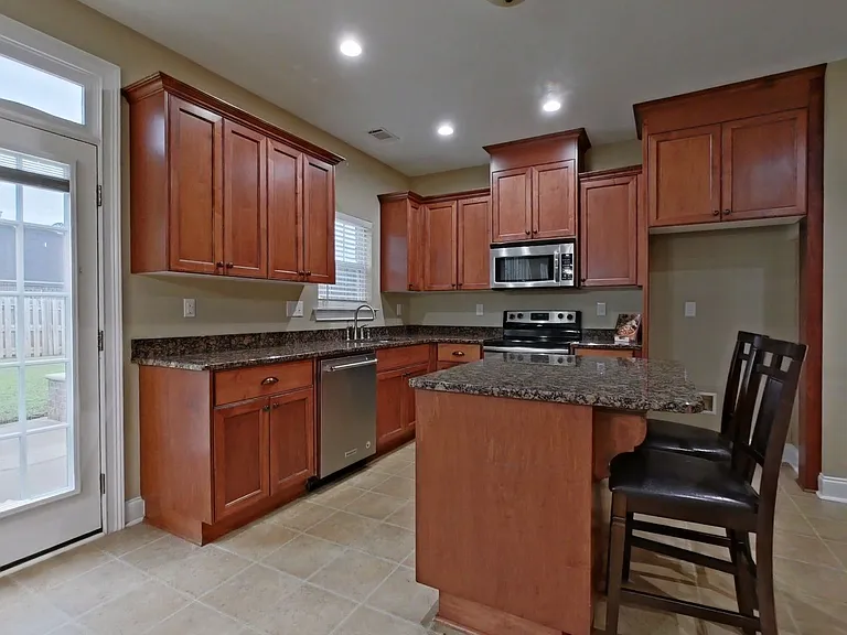 611 Baldwin Pl — Photo 18