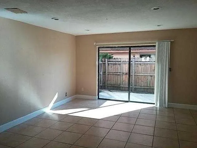 SW 42nd Ave, Fort Lauderdale — Photo 2