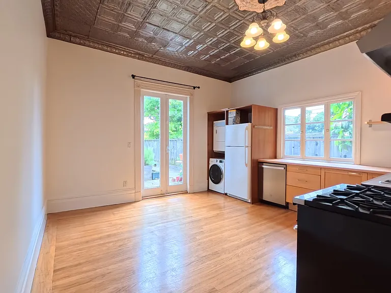 1818 Webster St — Photo 18