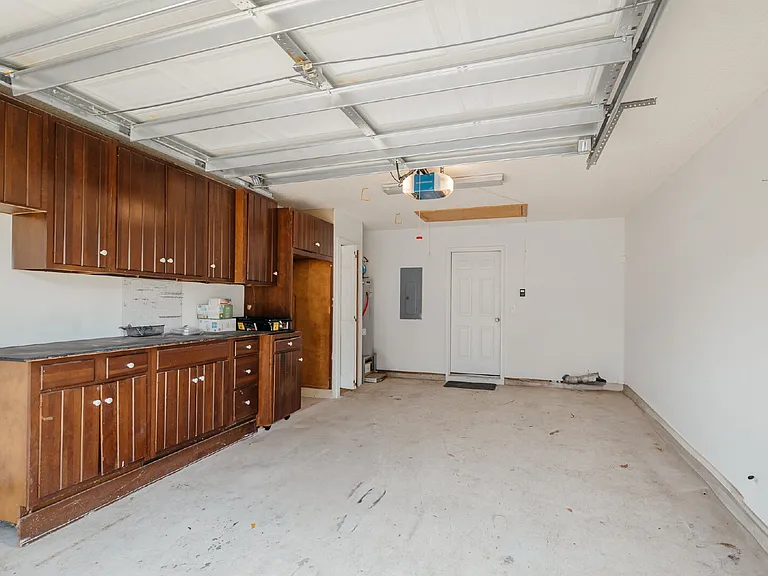 218 Lytham Ct — Photo 29