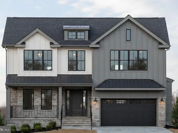 906 Hillcrest Dr SW, Vienna, VA 22180